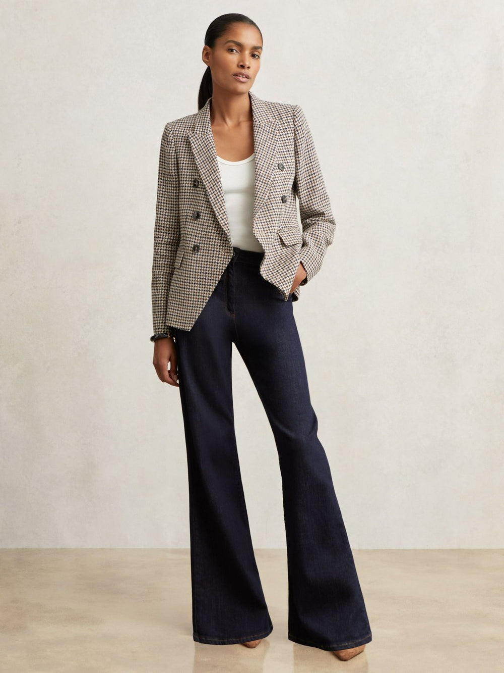 Petite Cotton-Linen Double-Breasted Houndstooth-Check Blazer in Navy Neutral Check