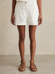 Linen Shorts in White