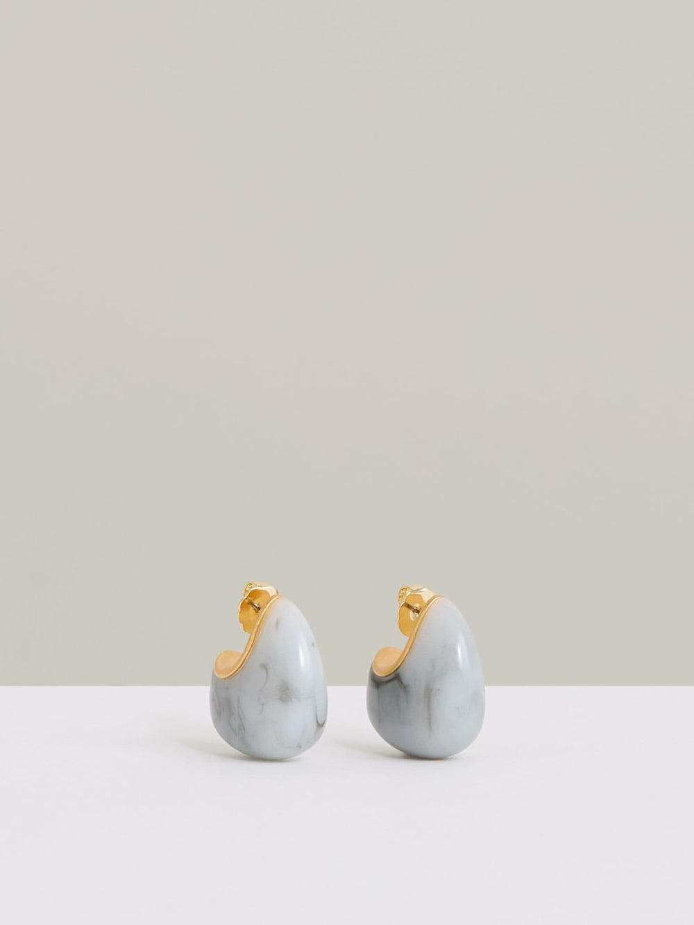 Curve Marble Scoop Earrings in Gold Tone