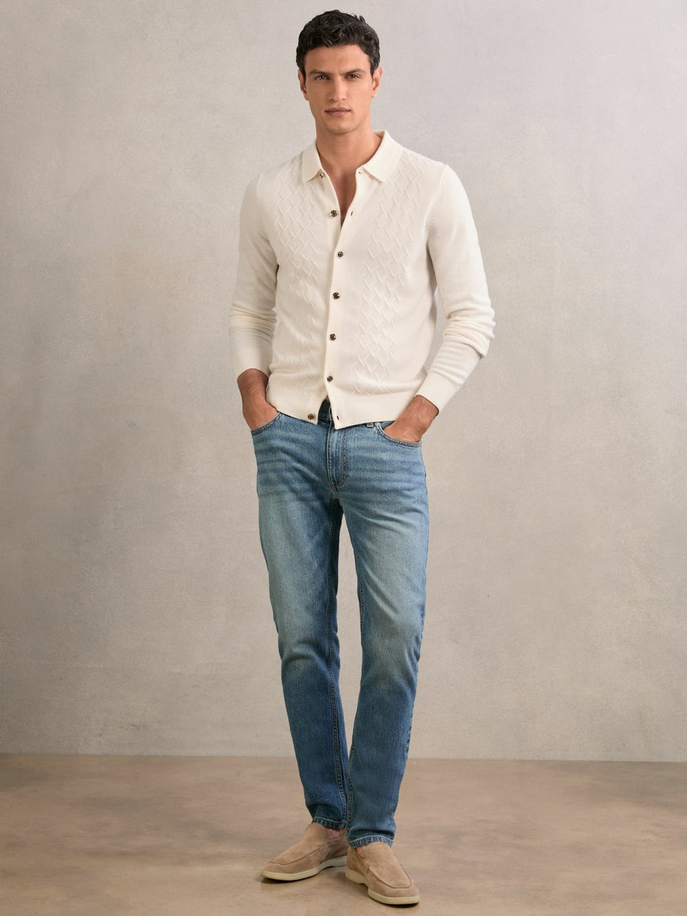 Wool V-Stitch Button-Through Cardigan in Off White