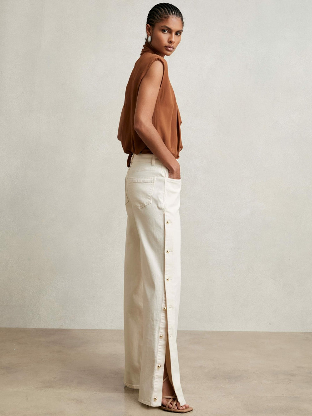 Petite Side Button Wide Leg Jeans in Cream