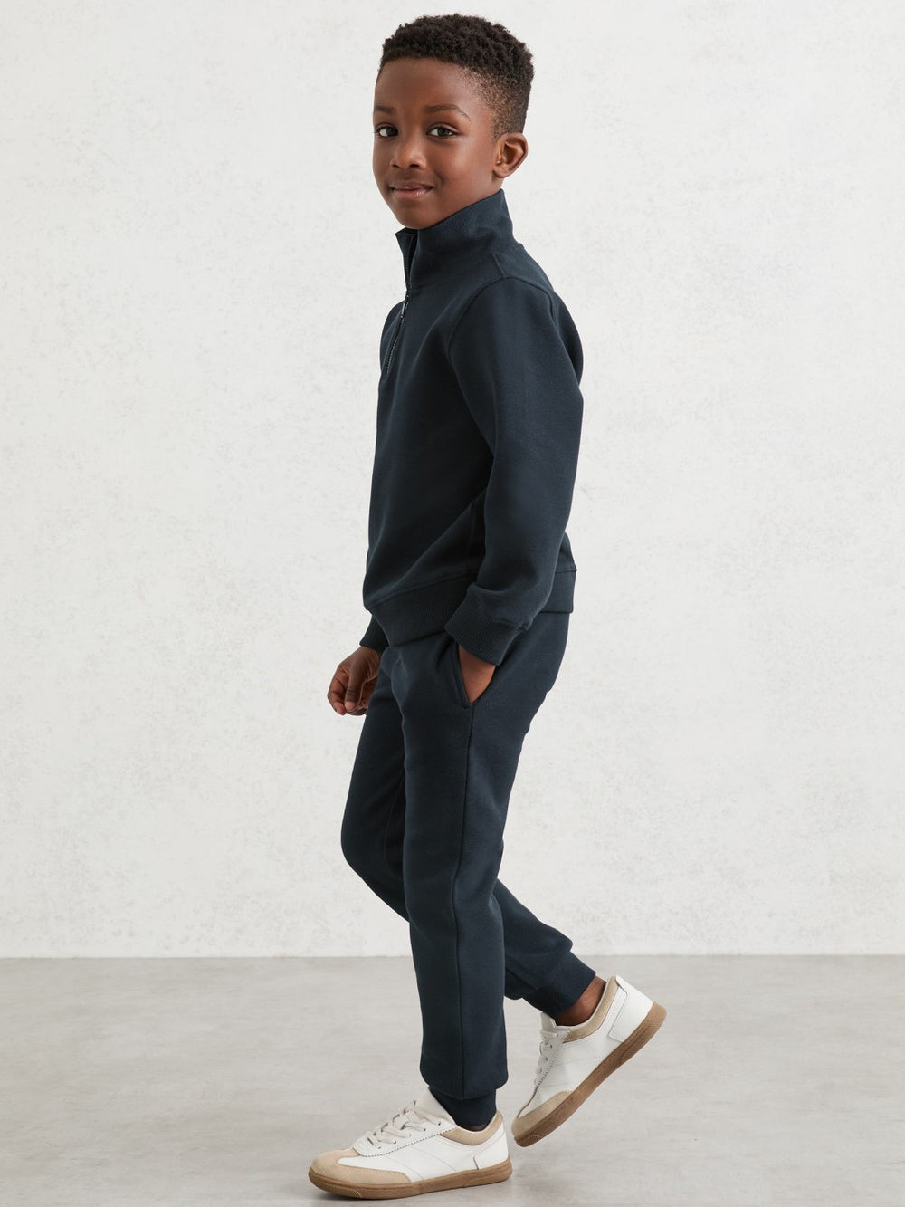 Cotton-Blend Textured Cuffed Joggers in Navy