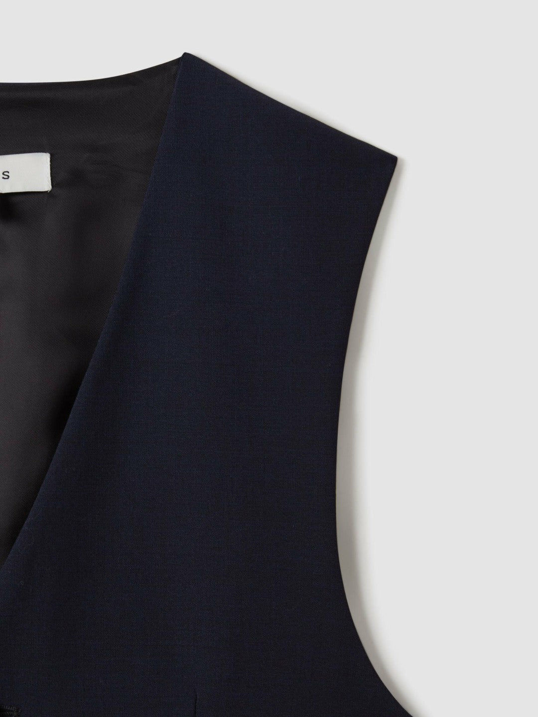 Modern Fit Wool Blend Waistcoat in Navy