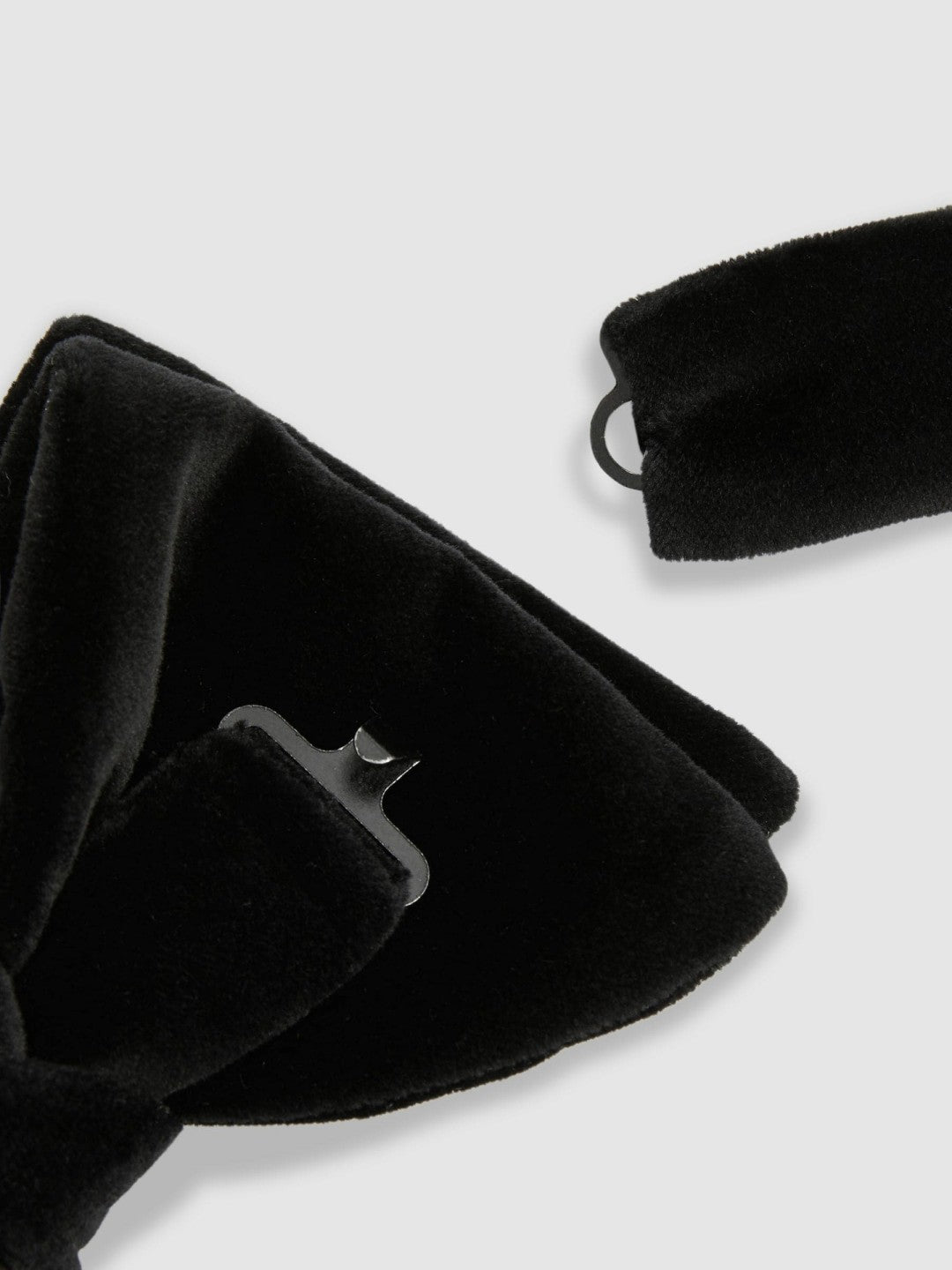 Velvet Bow Tie in Black