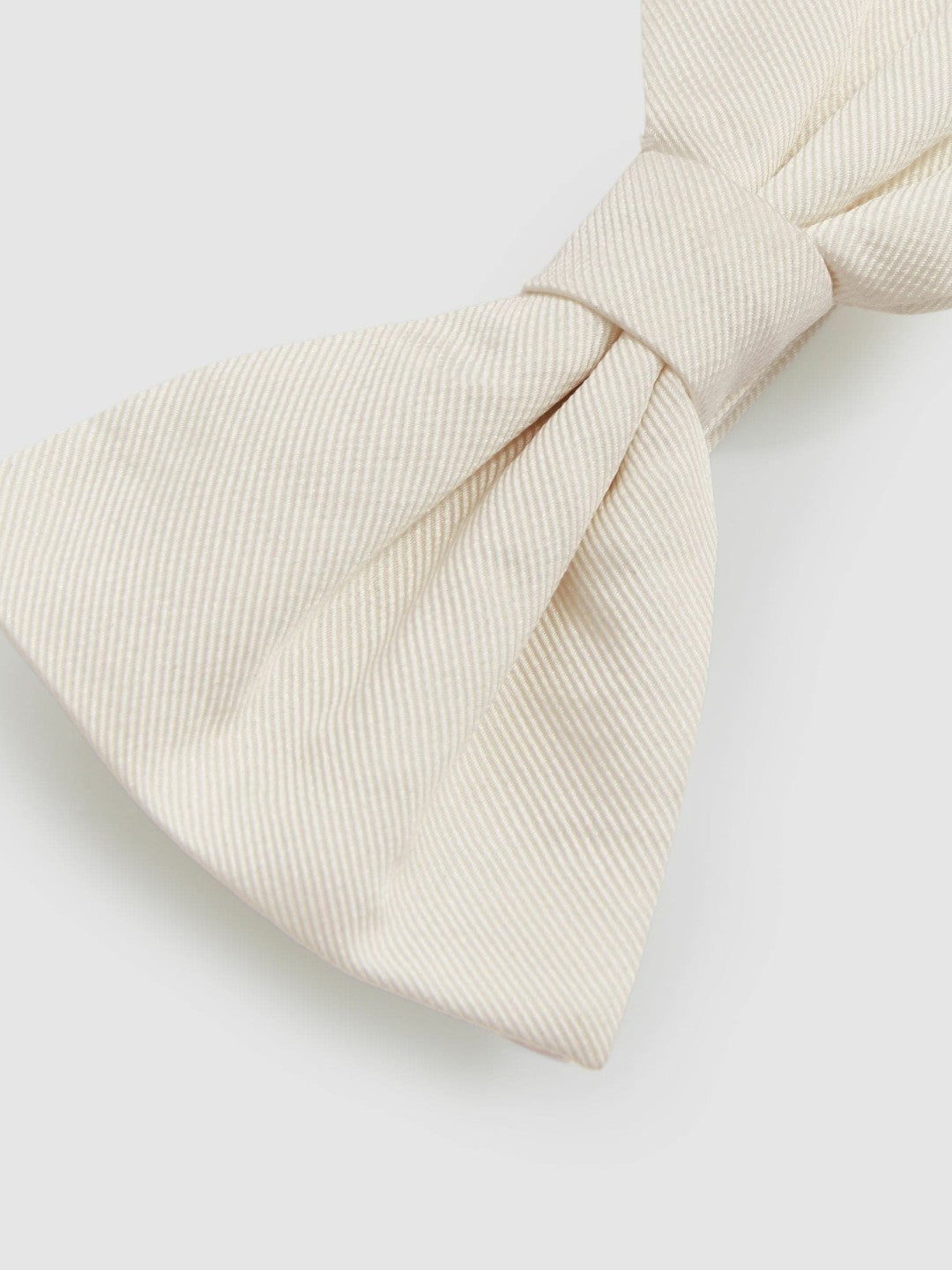 Grosgrain Silk Bow Tie in Ivory