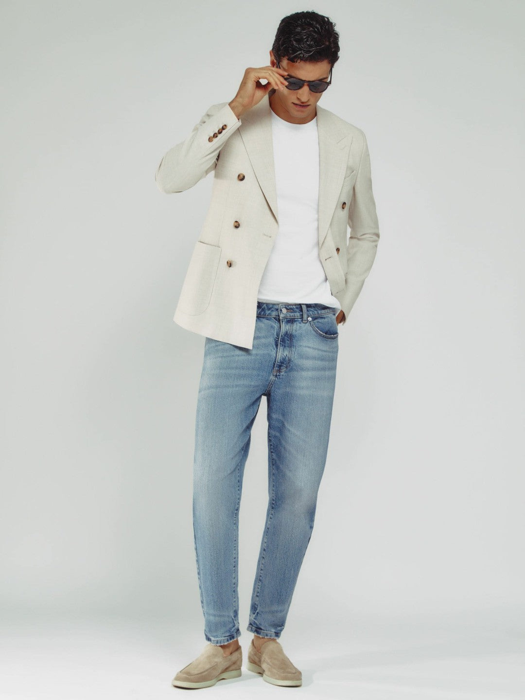 Relaxed-Fit Cropped Jeans in Light Blue Wash