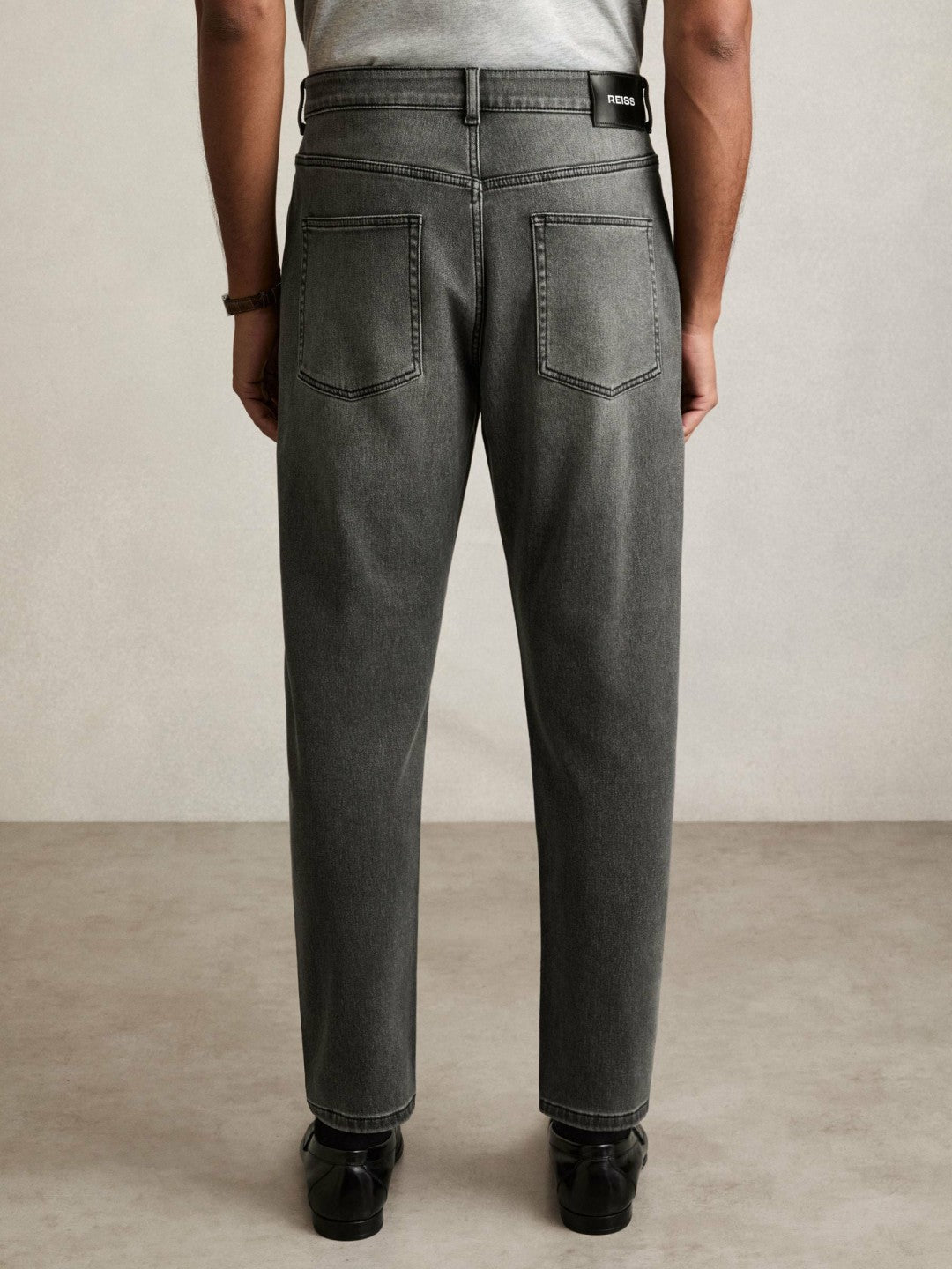 Relaxed-Fit Cropped Jeans in Washed Black
