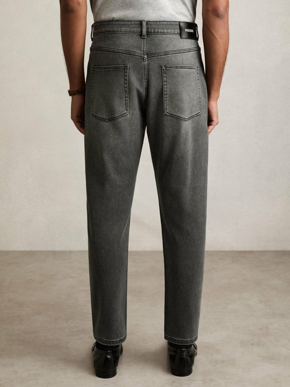 Relaxed-Fit Cropped Jeans in Washed Black