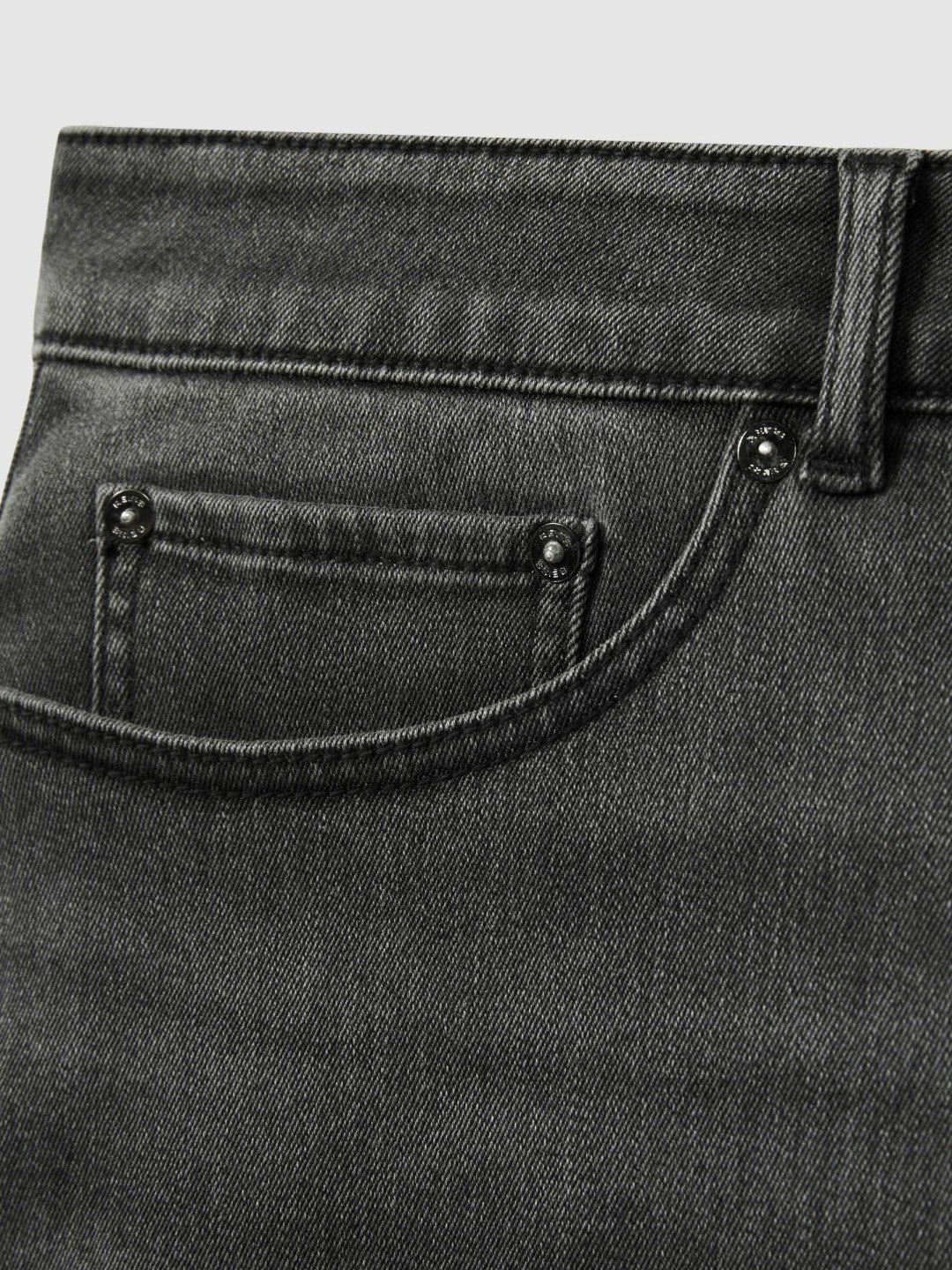 Relaxed-Fit Cropped Jeans in Washed Black