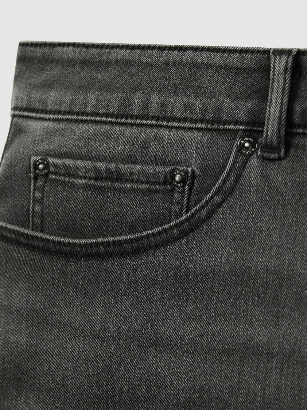 Relaxed-Fit Cropped Jeans in Washed Black