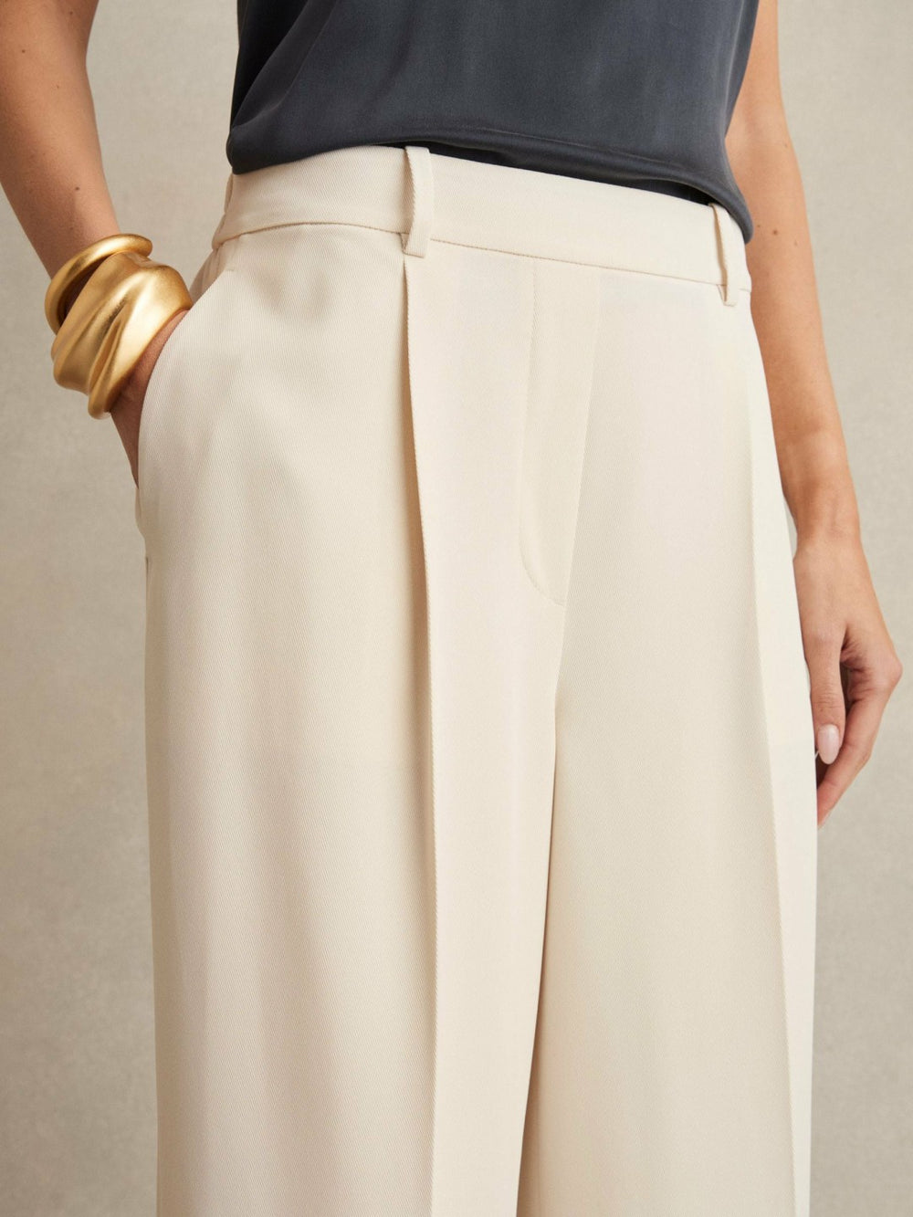 Elasticated-Waist Wide-Leg Twill Trousers in Cream