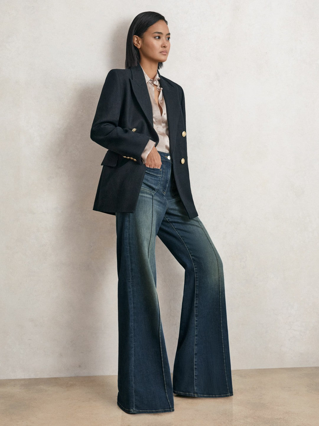 Petite Patch-Pocket Flared Jeans in Mid Blue