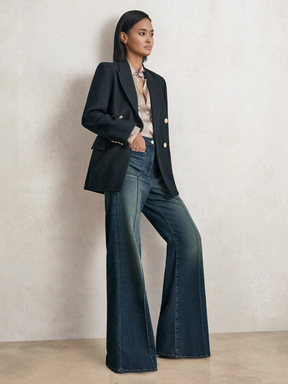 Petite Patch-Pocket Flared Jeans in Mid Blue