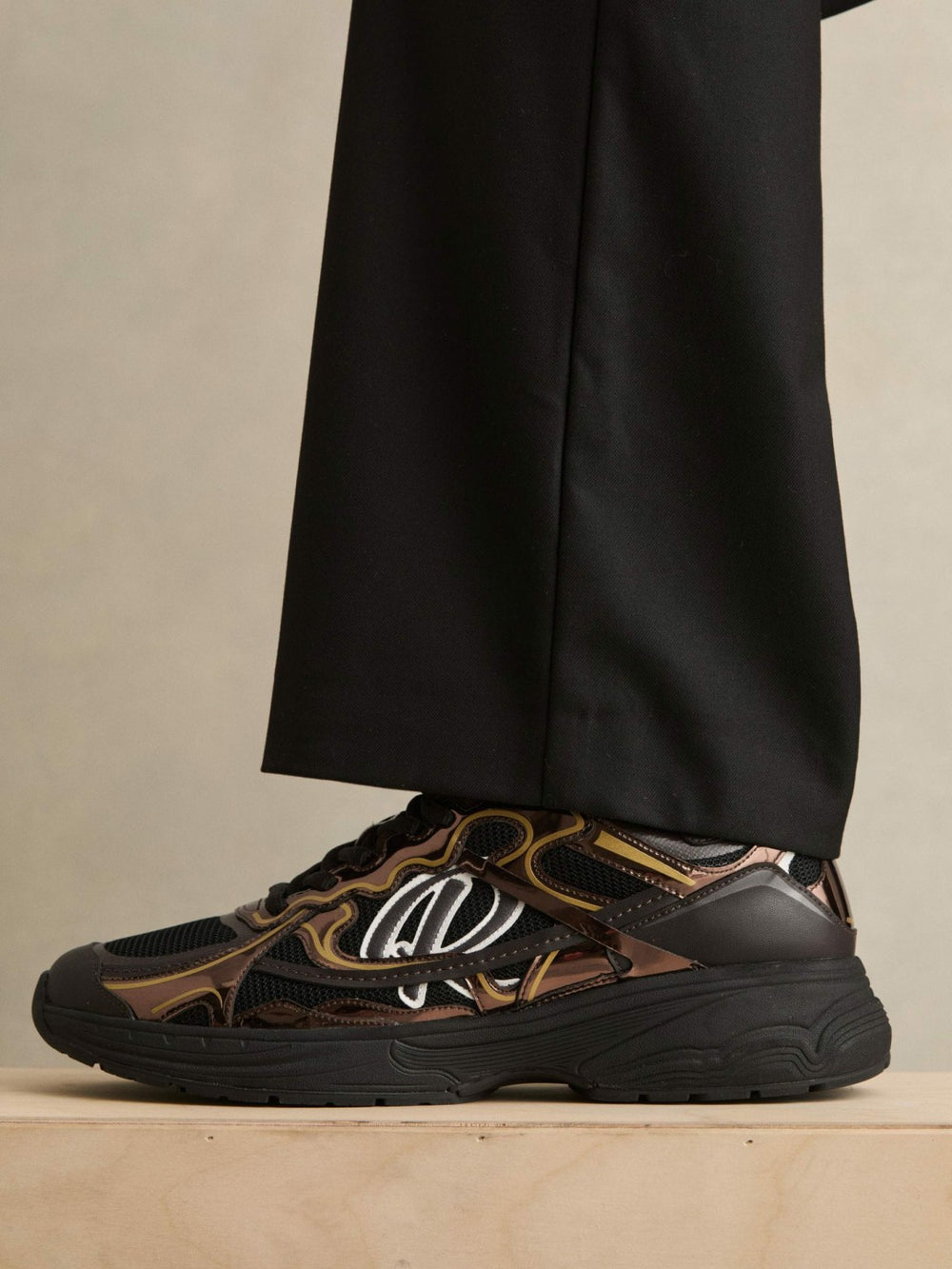 Overlay Logo Running Trainers in Electric Brown
