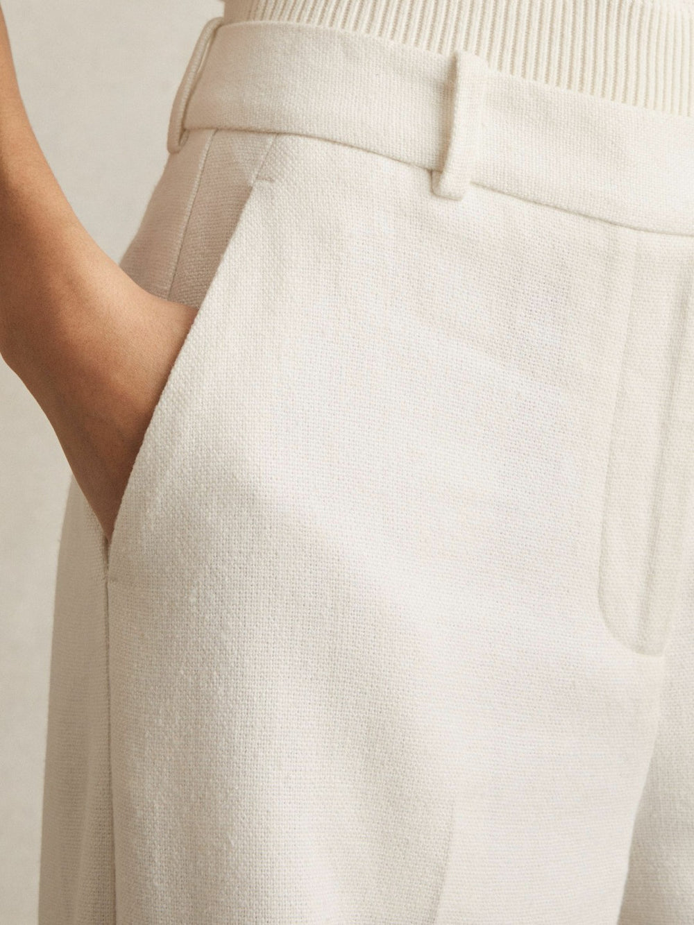 Linen-Blend Wide-Leg Trousers in White