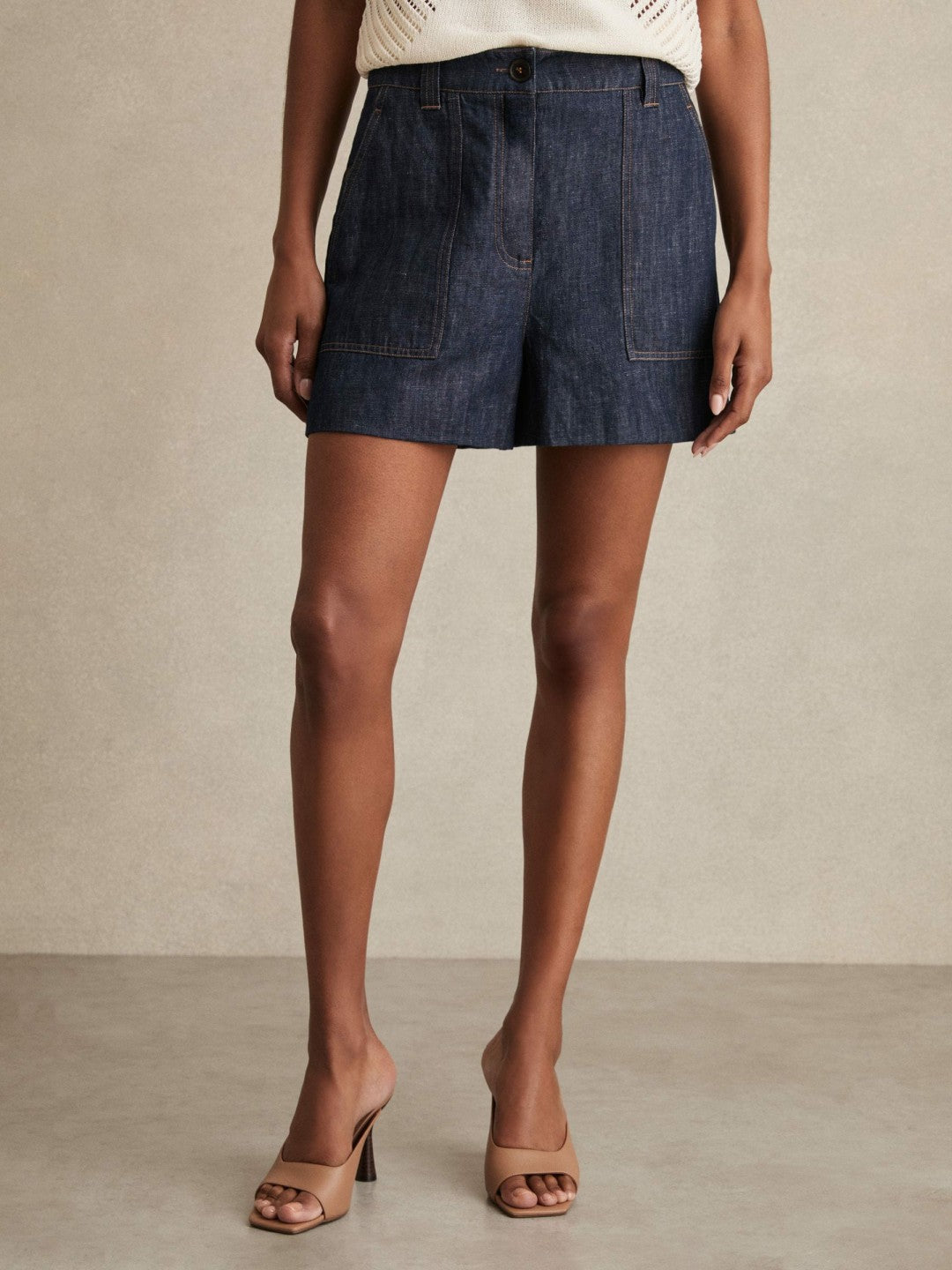 Linen Shorts in Indigo