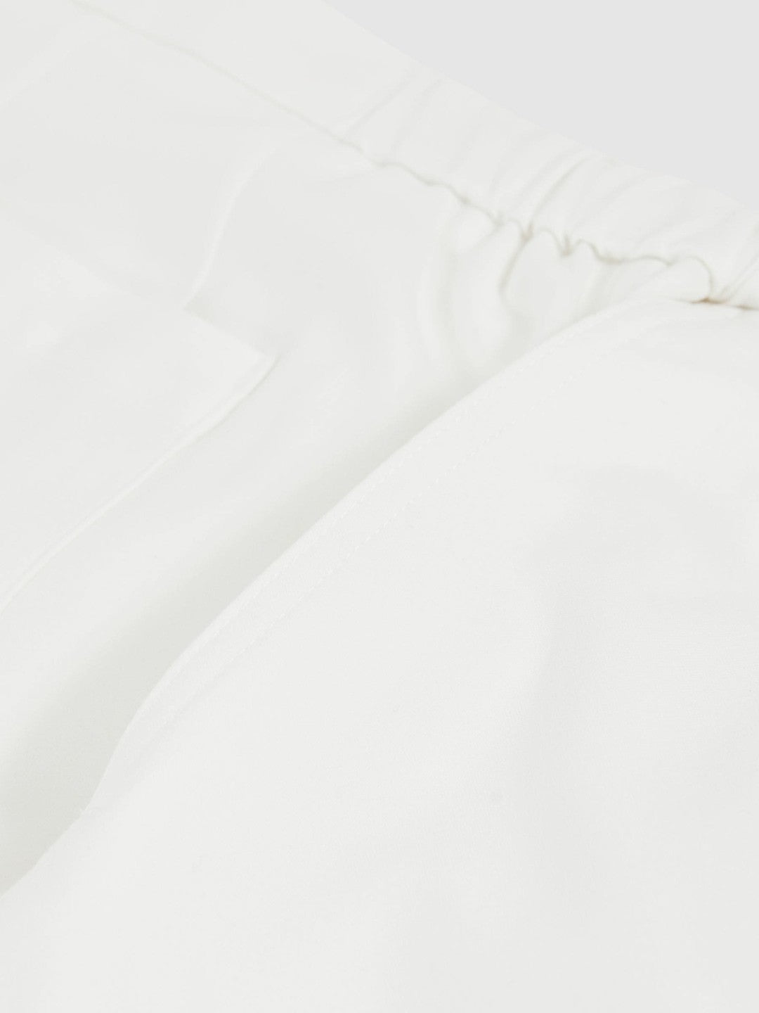 Drawstring Chino Shorts in White