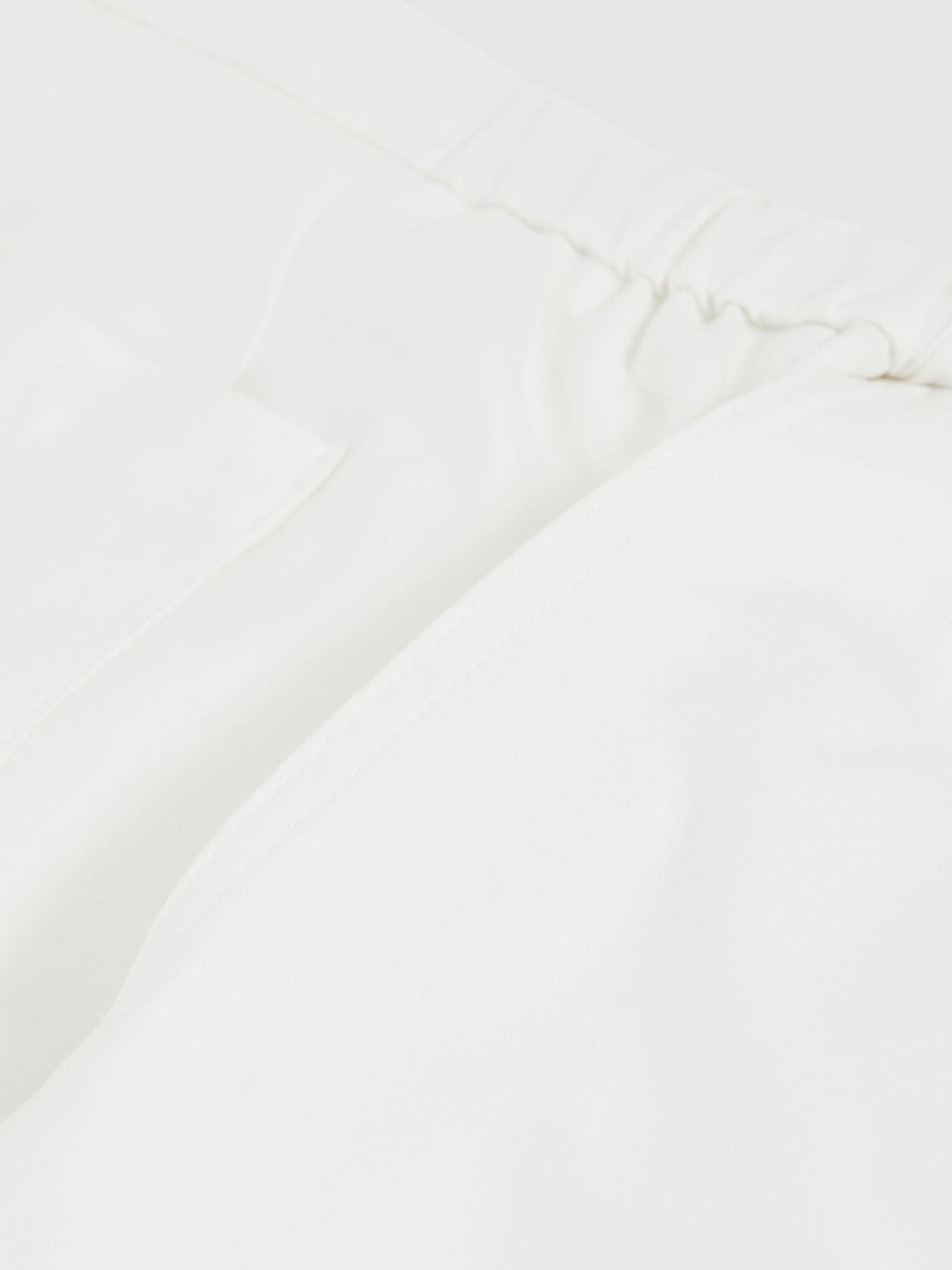 Drawstring Chino Shorts in White