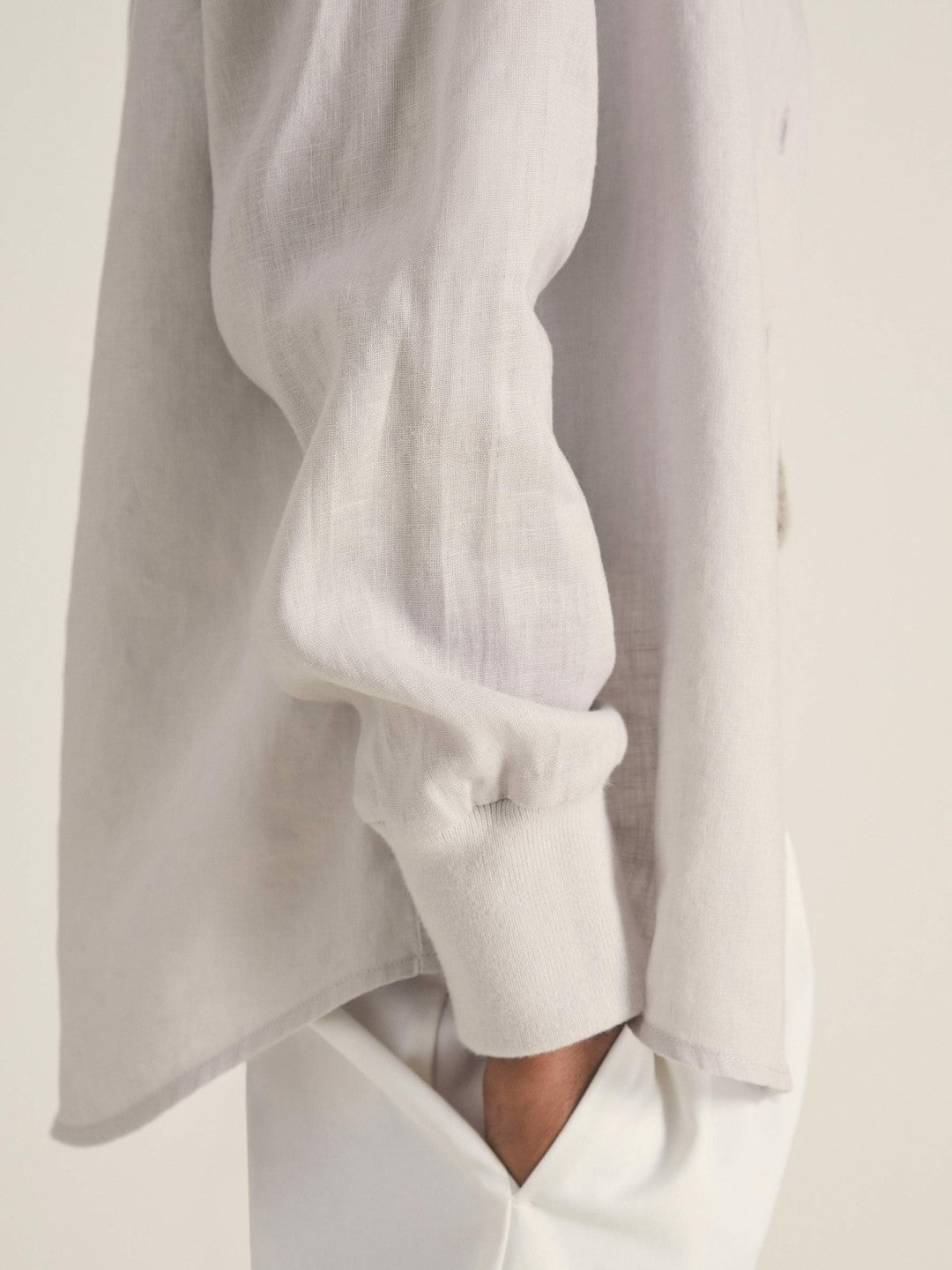 | Les 100 Ciels Linen Shirt in Soft Grey