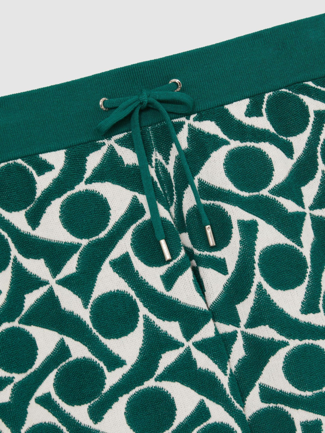 Abstract-Pattern Towelling Shorts in Green/White
