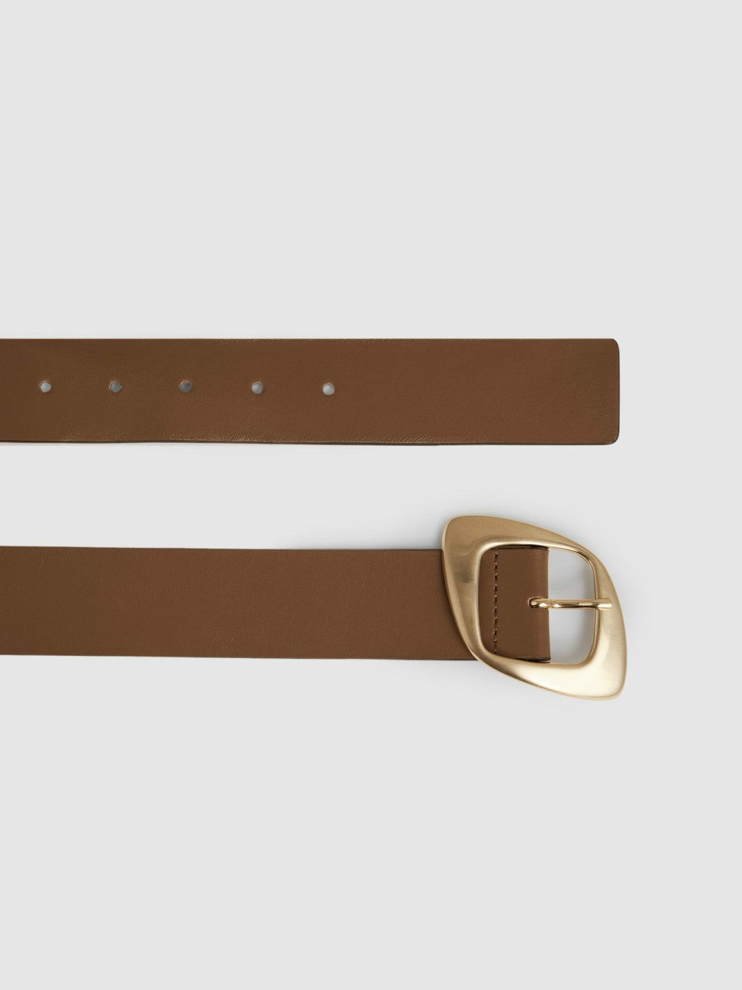 Leather Curved-Edge Buckle Belt in Taupe
