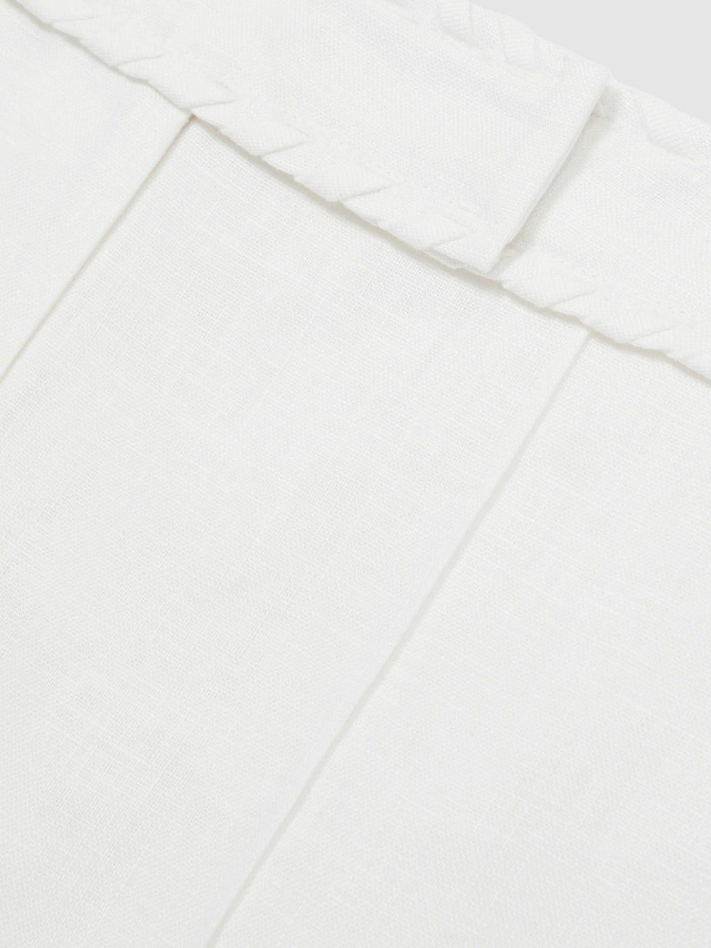Linen Whipstitch Shorts in White