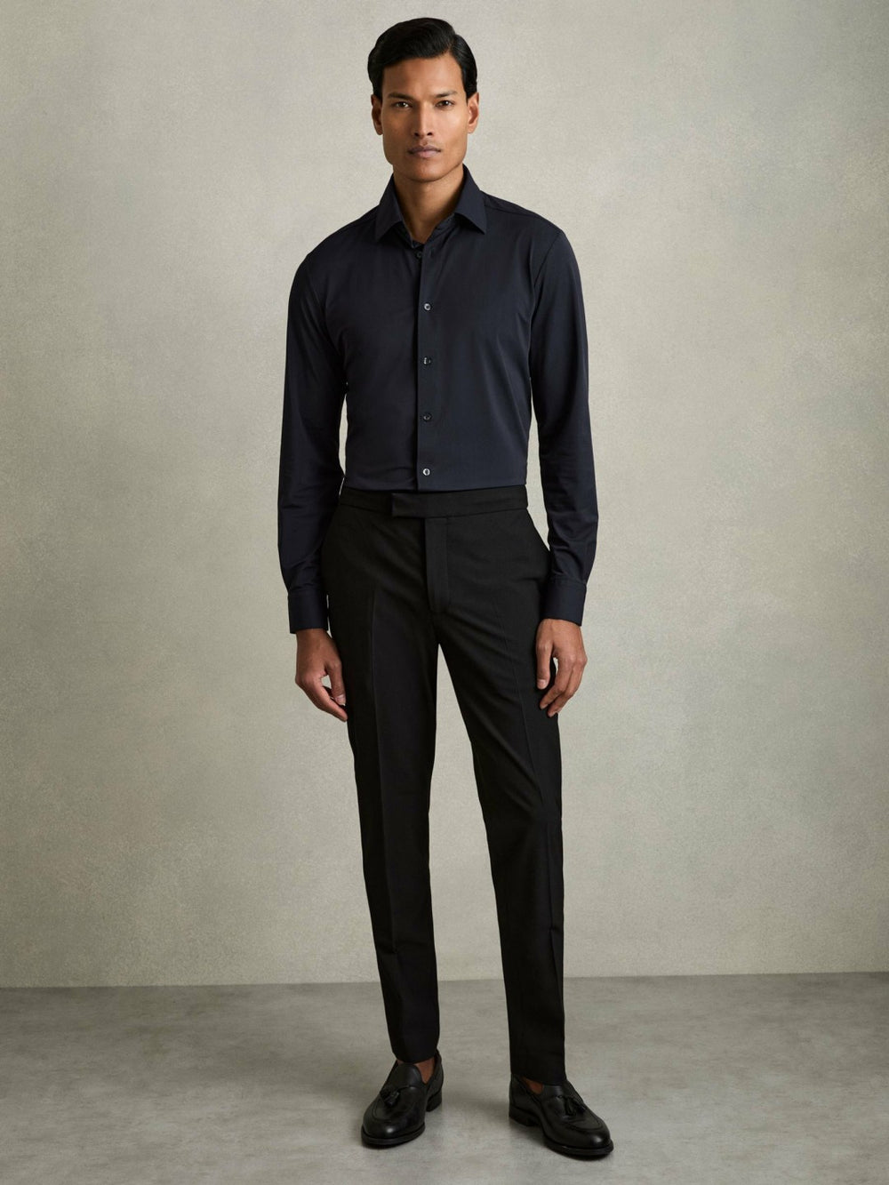 Long-Sleeve Travel Shirt in Navy