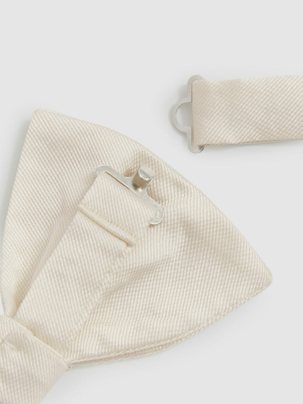 Tie in Light Ivory
