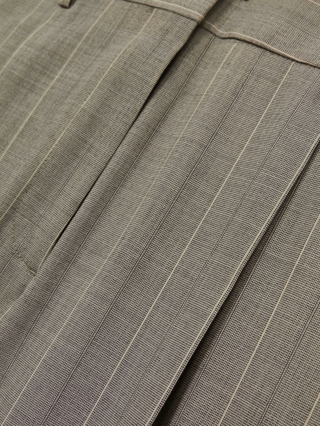 Wool-Blend Wide-Leg Pinstripe Trousers in Grey