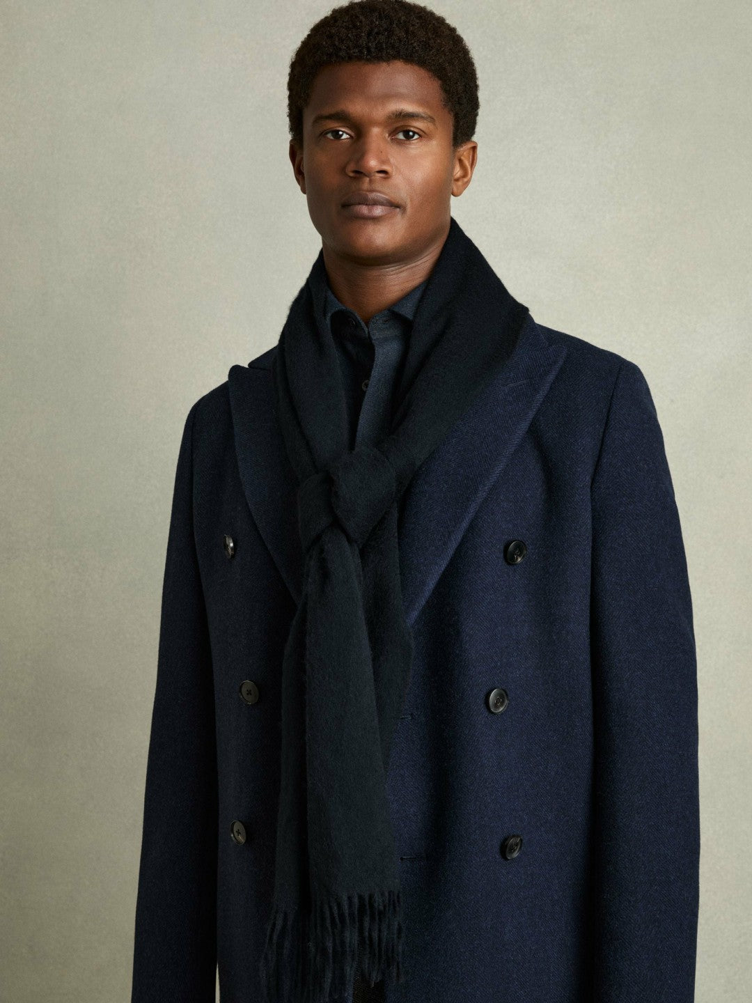 Wool and Cashmere Scarf in Navy