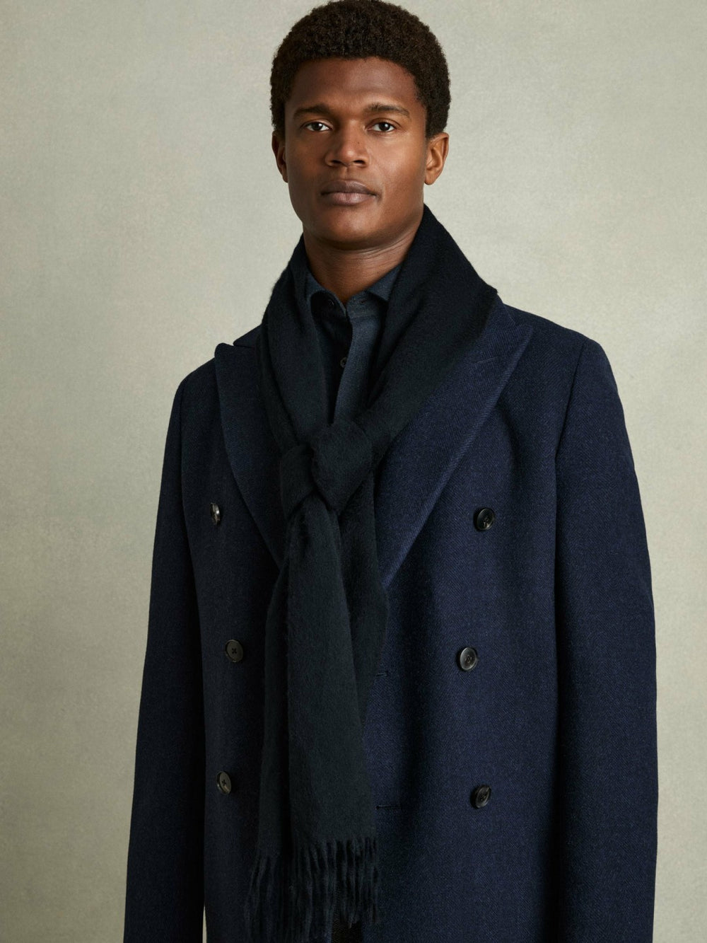 Wool and Cashmere Scarf in Navy