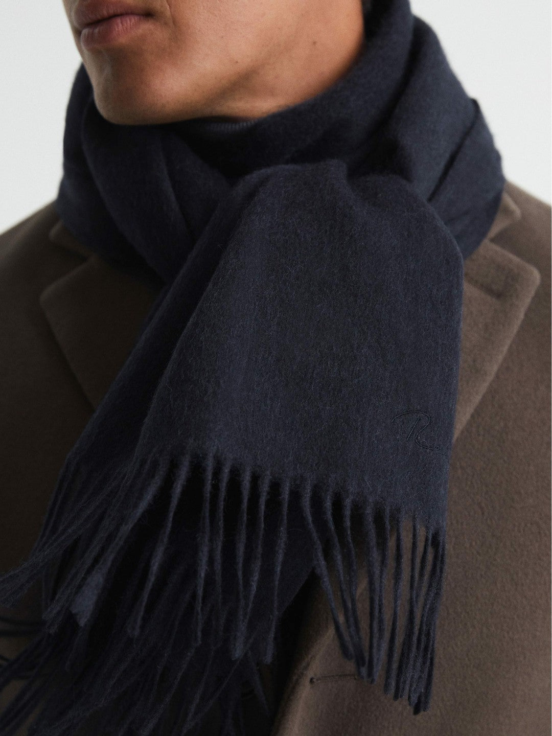 Wool and Cashmere Scarf in Navy