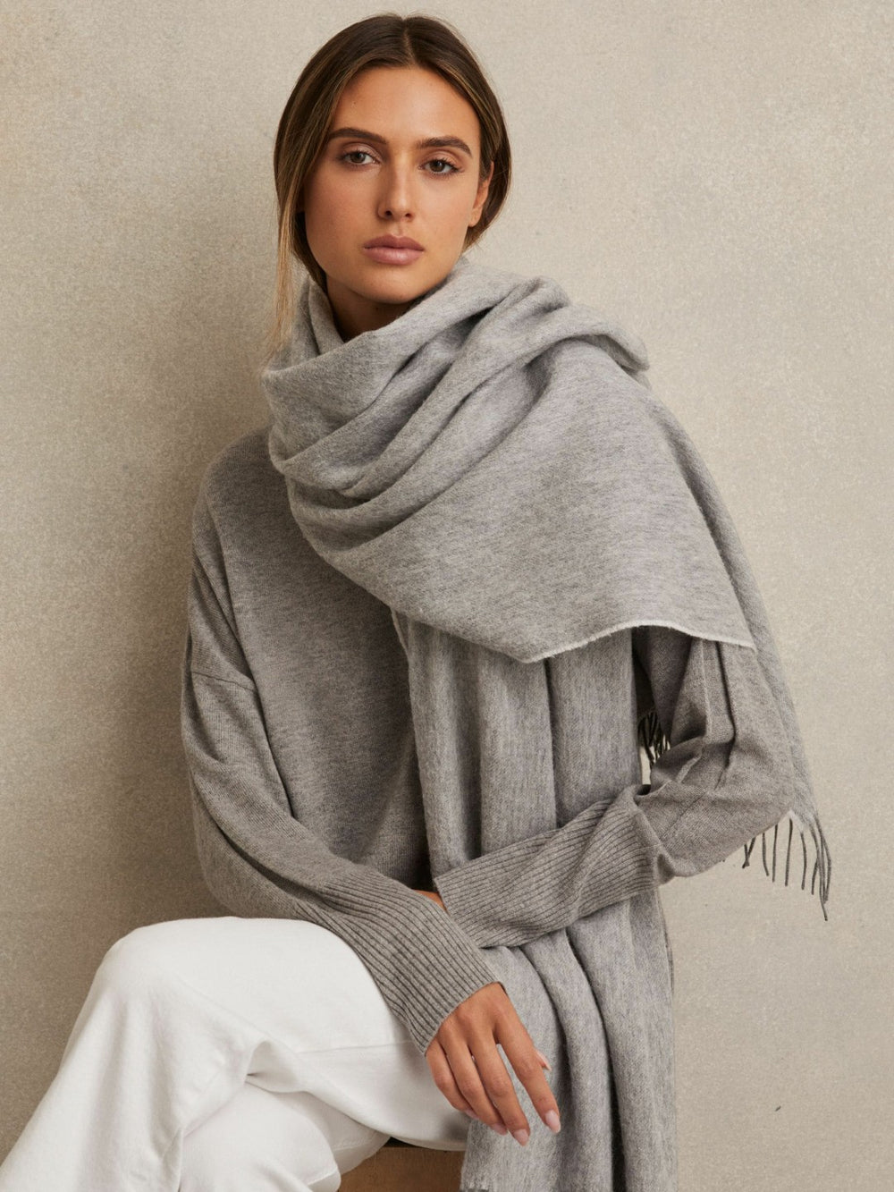 Wool-Cashmere Scarf in Soft Grey