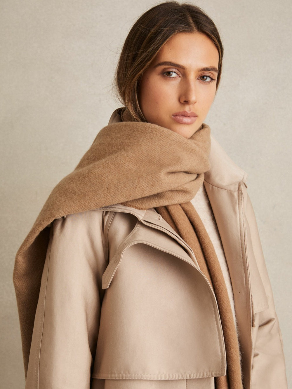 Wool-Cashmere Scarf in Biscuit