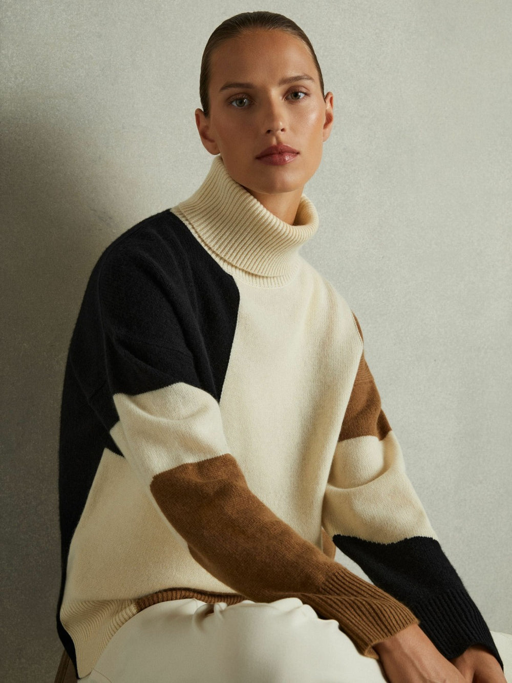 Wool-Cashmere Colourblock-Intarsia Jumper in Cream/Brown