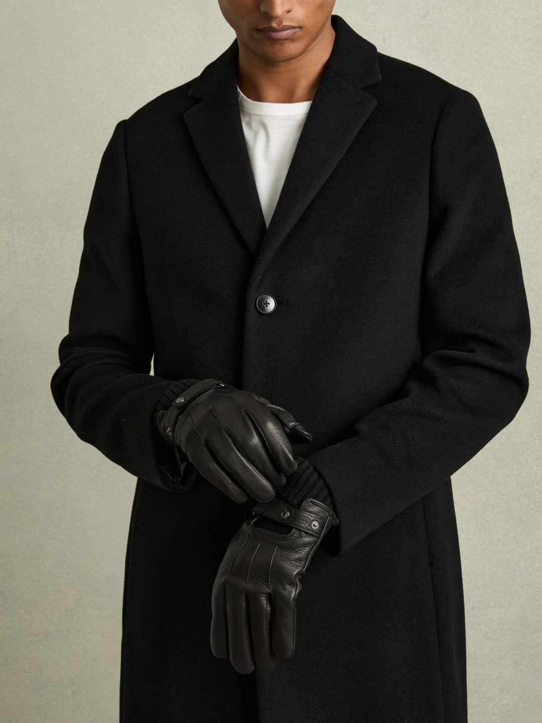 Leather Ribbed-Cuff Gloves in Black