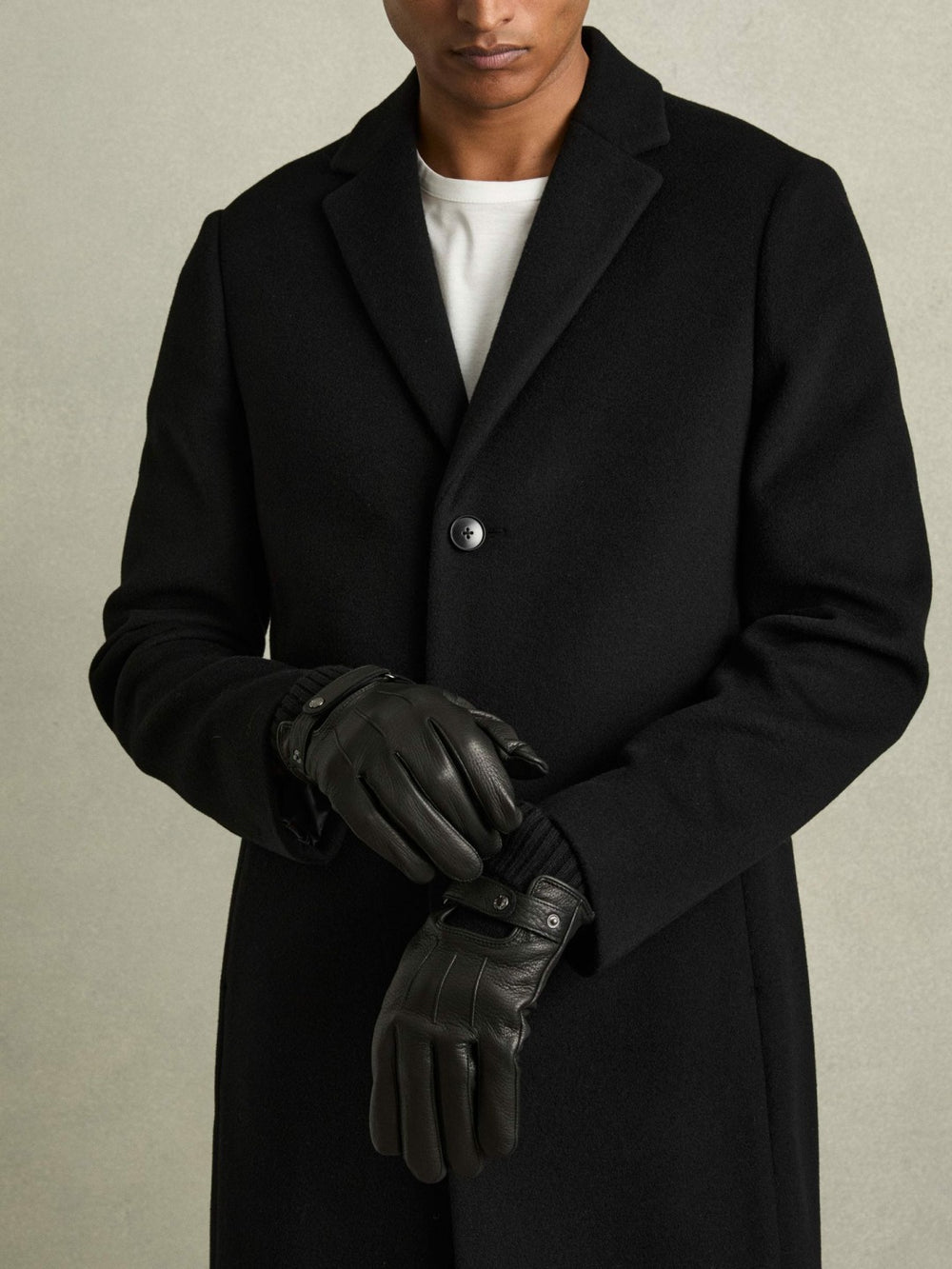 Leather Ribbed-Cuff Gloves in Black