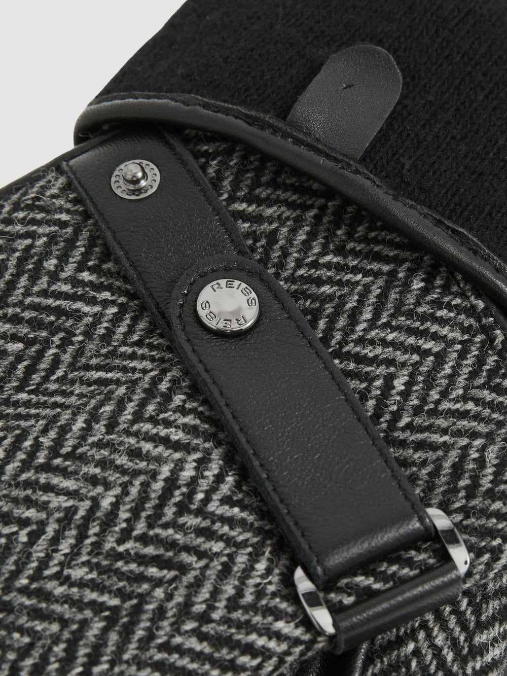 Leather And Wool-Blend Herringbone Gloves in Black