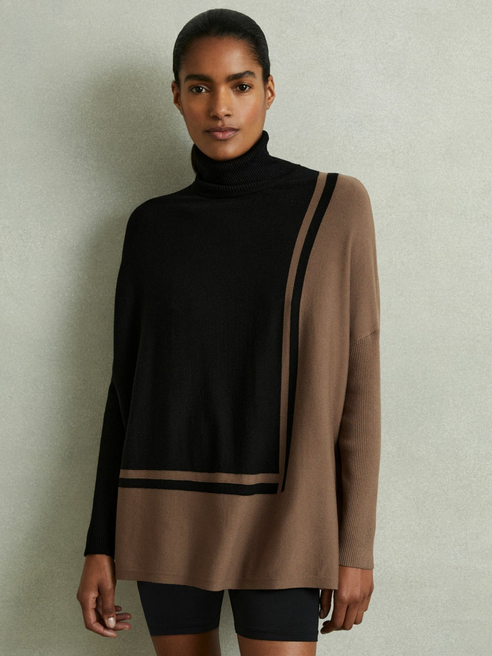 Colourblock Roll Neck Split Hem Jumper in Black/Mink