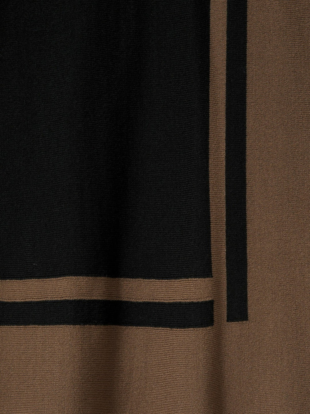 Colourblock Roll Neck Split Hem Jumper in Black/Mink