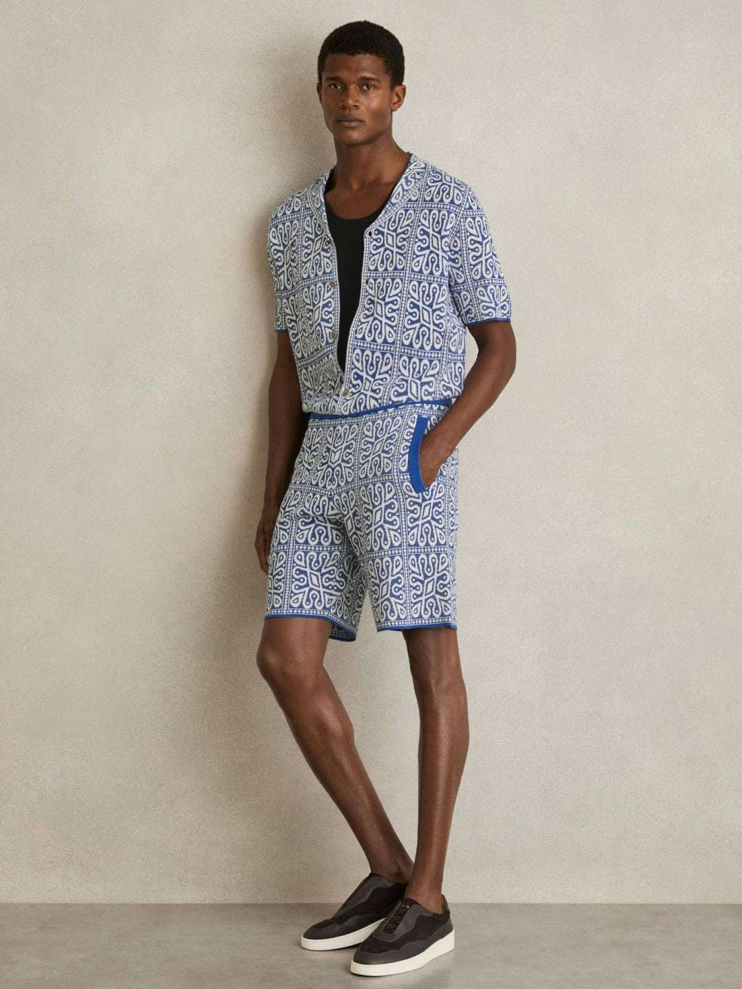 Tile Pattern Knit Shorts in Blue/White