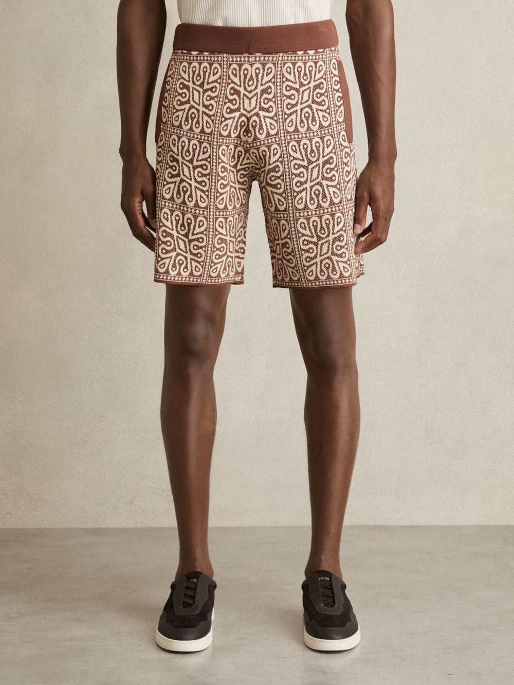 Tile Pattern Knit Shorts in Brown/White