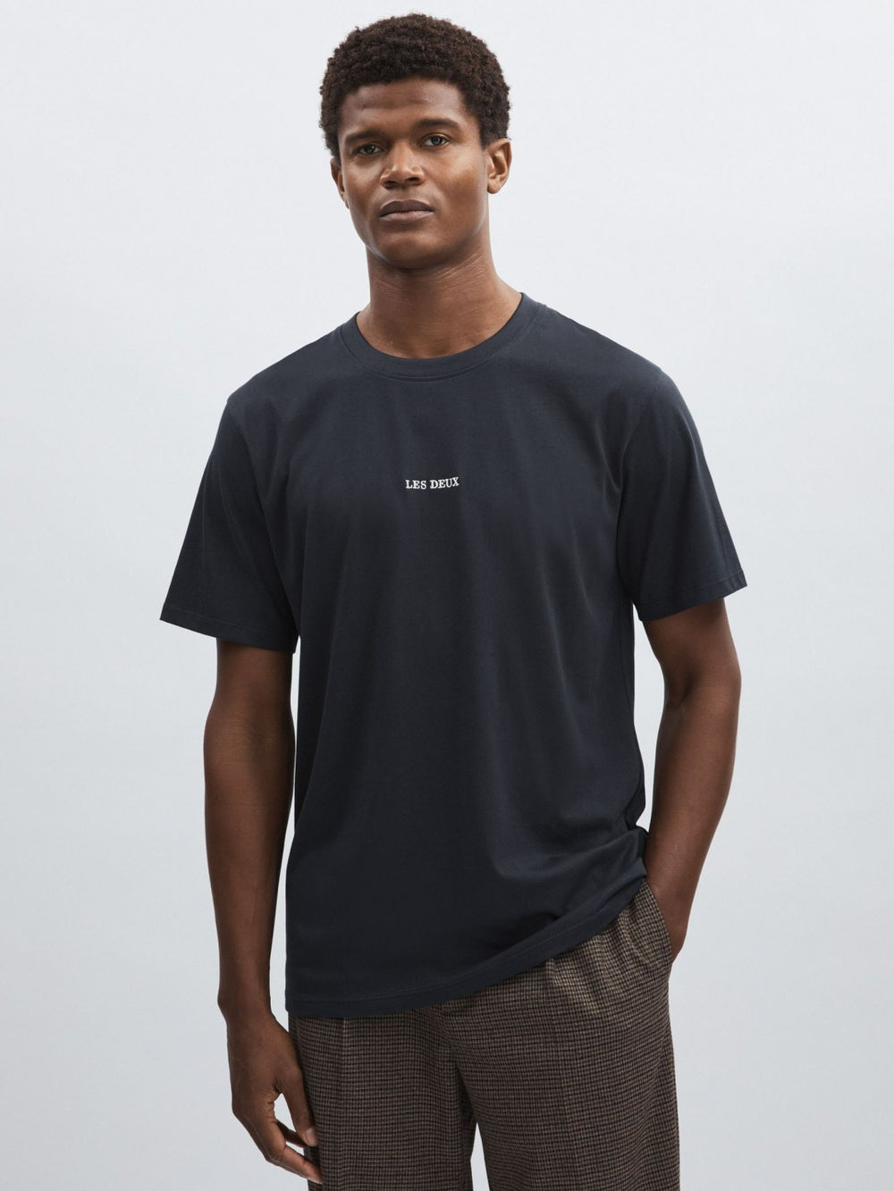 Les Deux Cotton Logo T-Shirt in Navy Blue