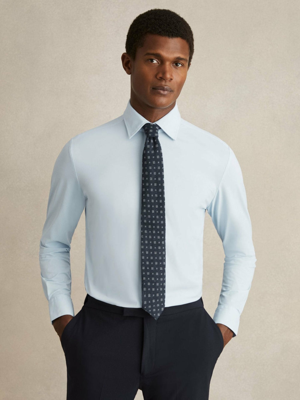 Long-Sleeve Travel Shirt in Soft Blue