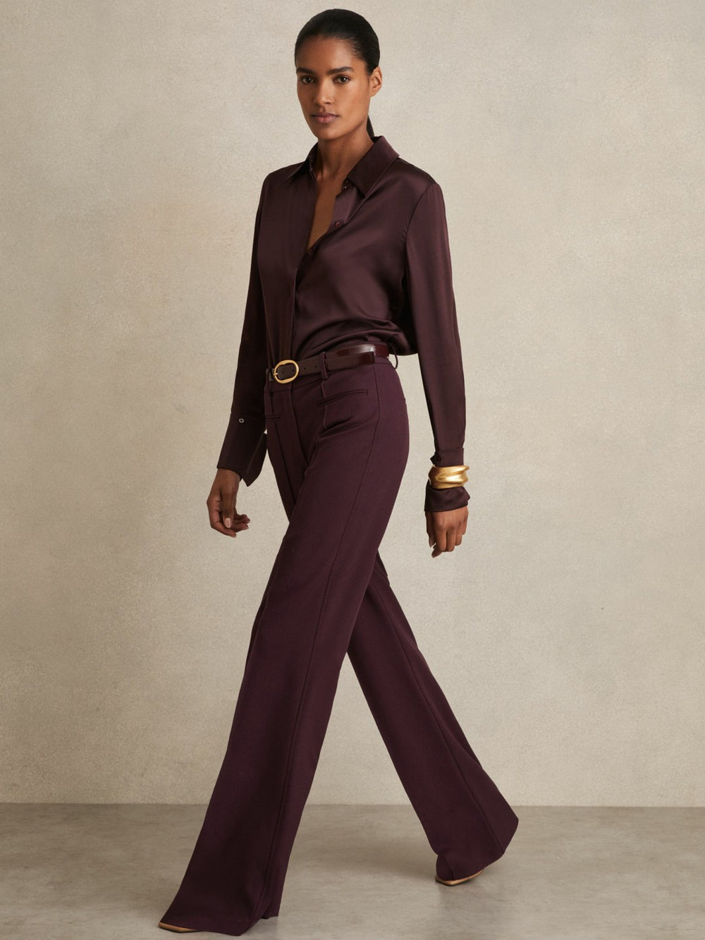 Petite High Rise Flared Trousers in Burgundy