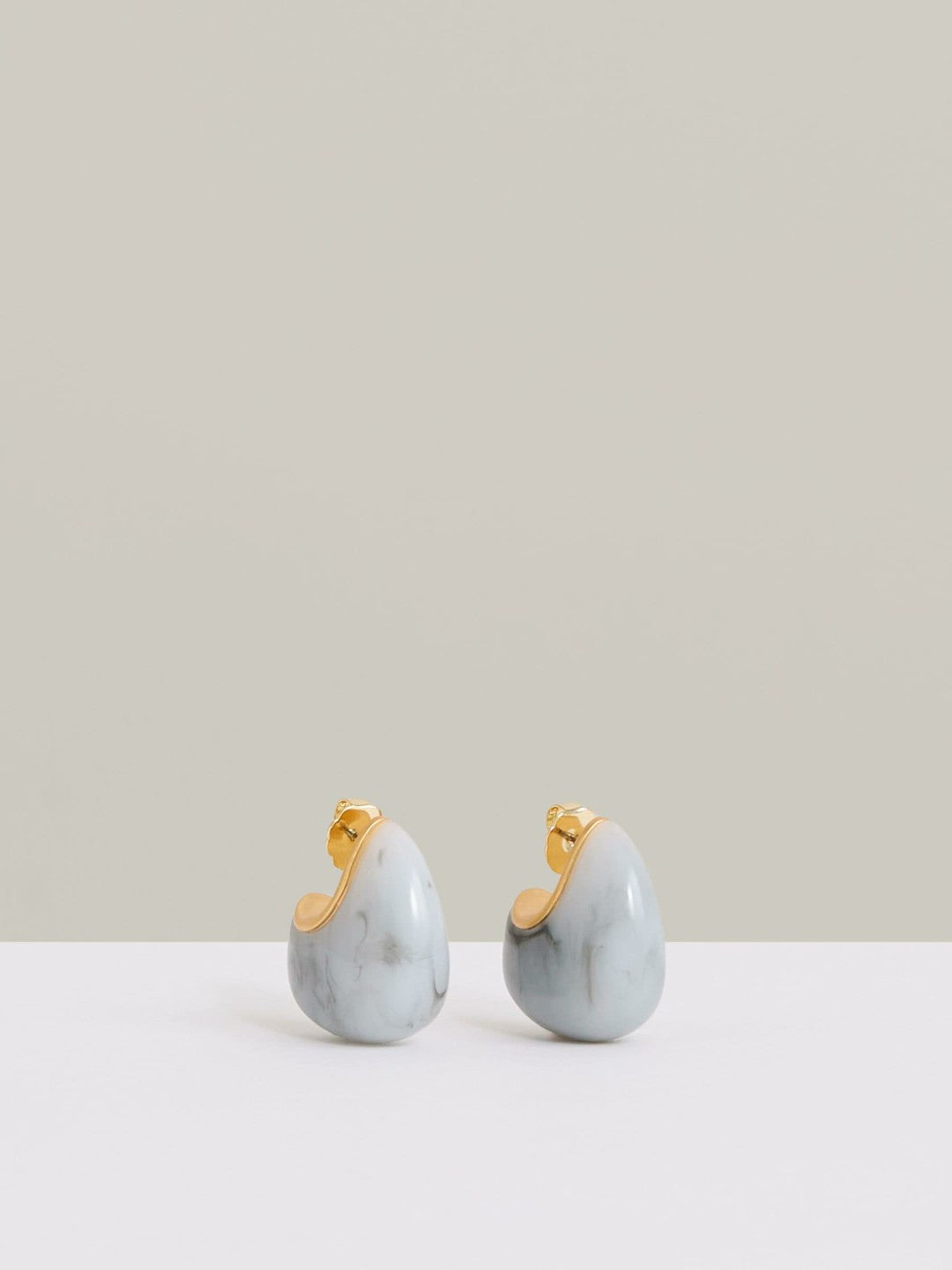 Curve Marble Scoop Earrings in Gold Tone