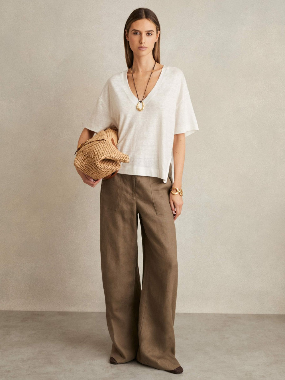 Linen V-Neck T-Shirt in White