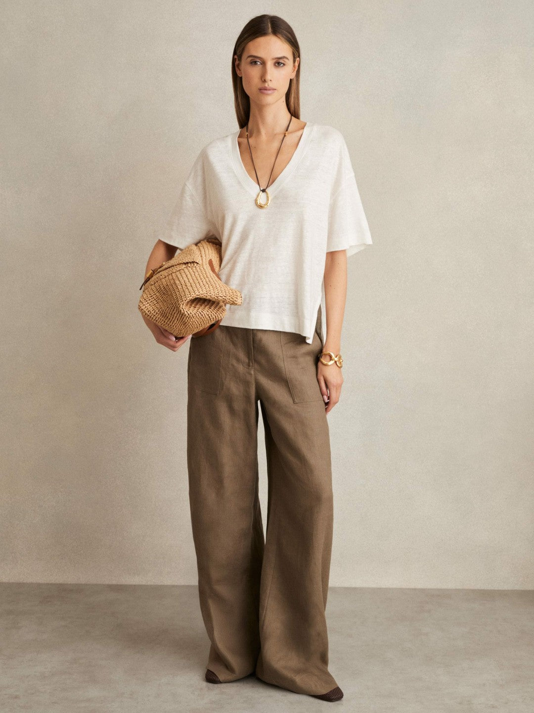 Linen V-Neck T-Shirt in White