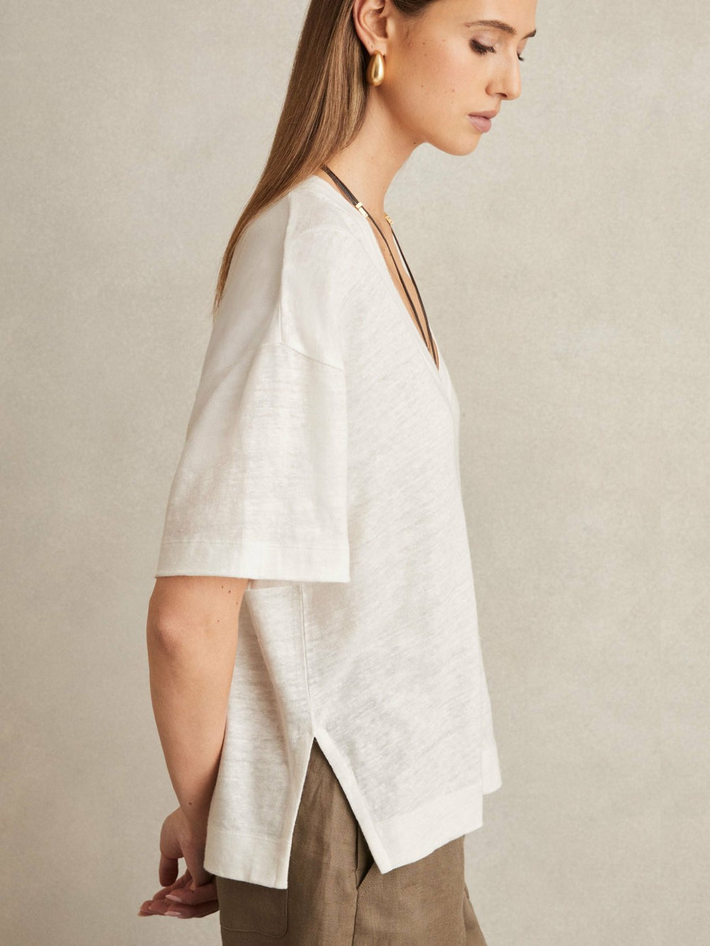 Linen V-Neck T-Shirt in White