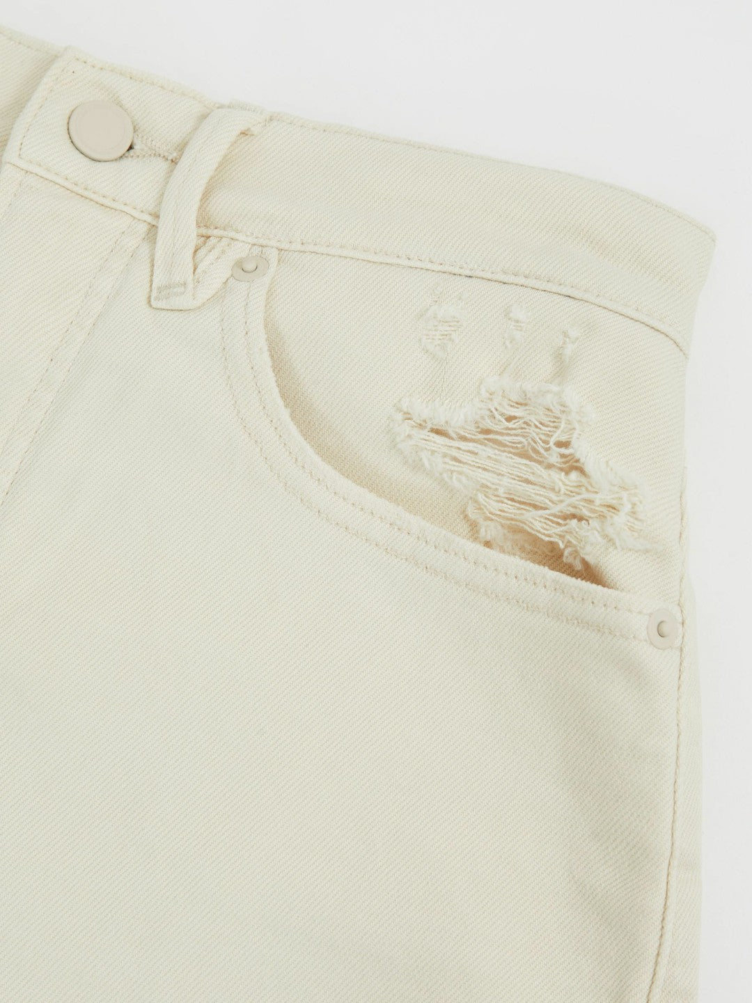 90S Shorts in Ecru